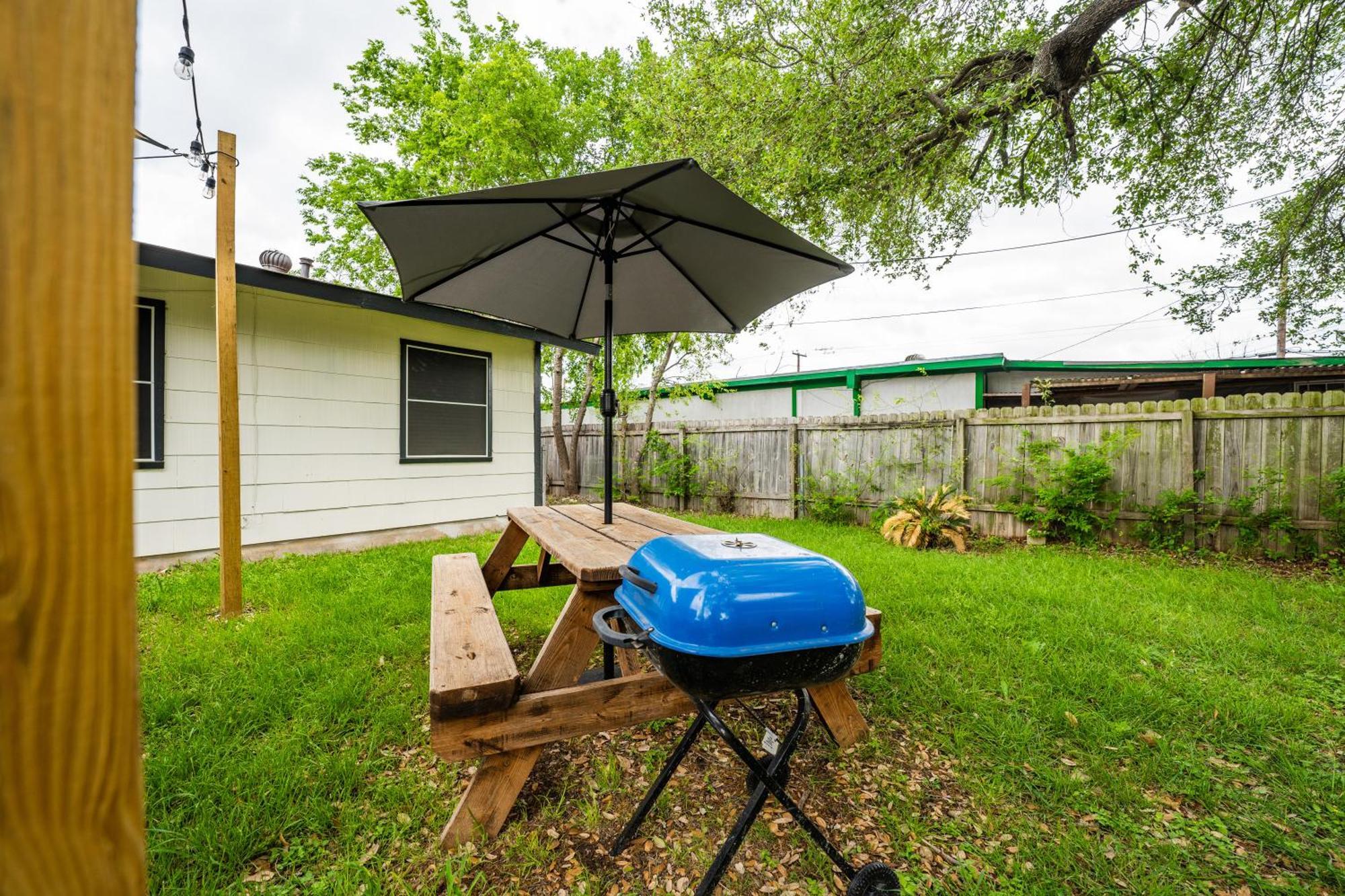 סן אנטוניו Cozy 3 Bedroom With Hot Tub 2 Min Away From Lackland מראה חיצוני תמונה
