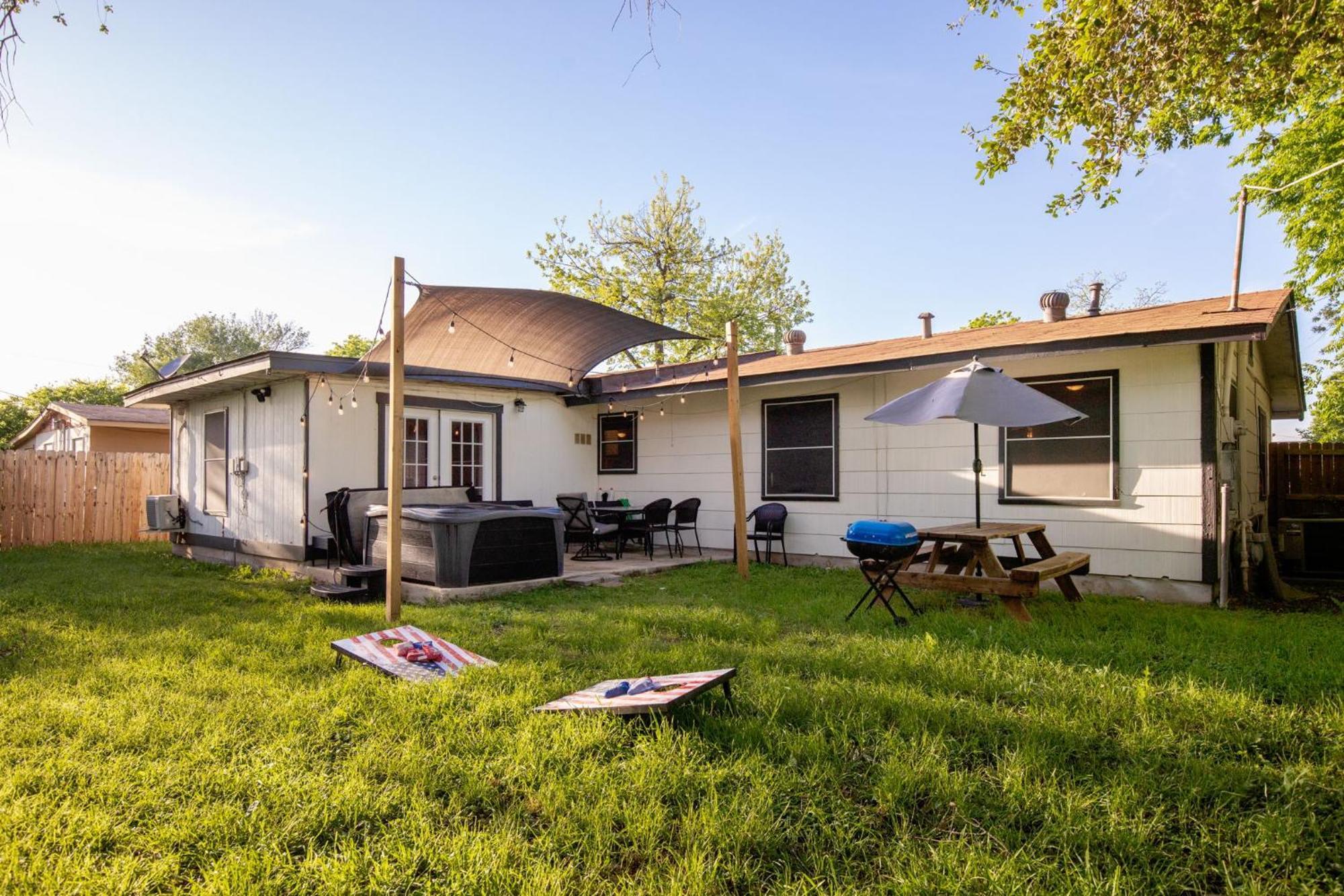סן אנטוניו Cozy 3 Bedroom With Hot Tub 2 Min Away From Lackland מראה חיצוני תמונה